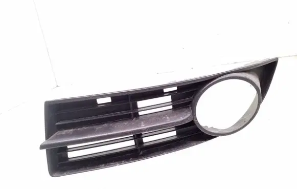 Volkswagen Touran I Front bumper lower grill 1T0853665A