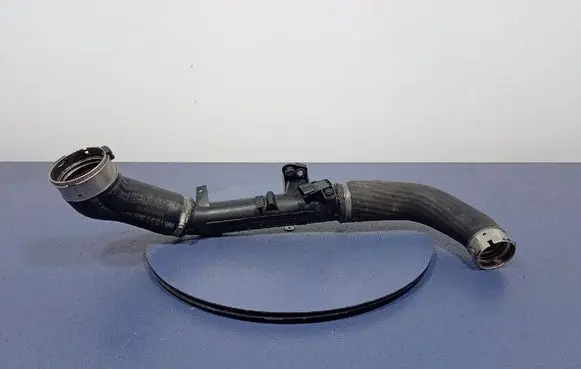Volvo V40 Air intake hose/pipe 31422153