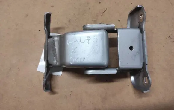 Opel Vivaro Loading door lower hinge 527428