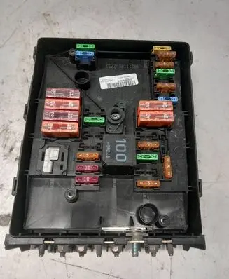 Skoda Octavia Mk2 (1Z) Fuse module 1K0937125