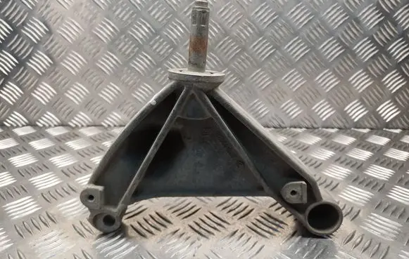 Renault Laguna II Gearbox mounting bracket 8200013682C