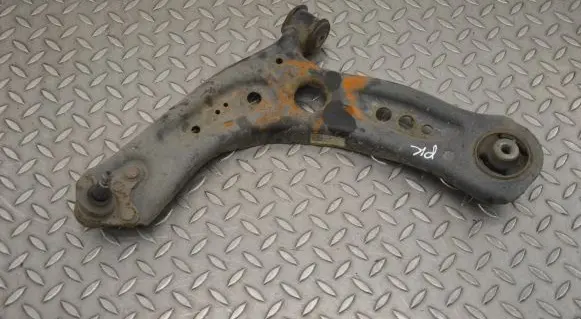 Volkswagen Golf VII Front lower control arm/wishbone 5Q0407151J
