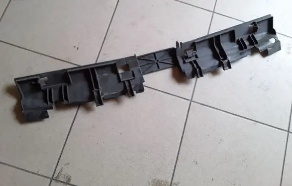 Opel Vivaro Radiator trim 8200414161