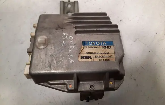 Toyota Corolla E120 E130 Power steering control unit/module 8965002020 EATCEC047