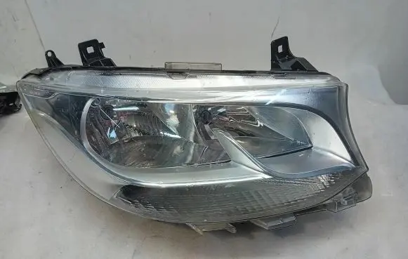 Mercedes-Benz Sprinter W907 W910 Headlight/headlamp A9109060100