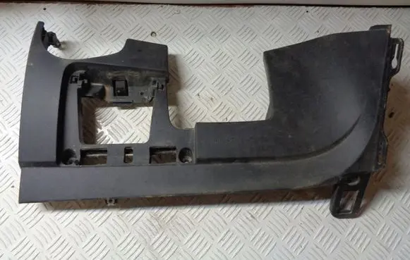 Volkswagen Golf Sportsvan Dashboard lower bottom trim panel 517858011 517858365