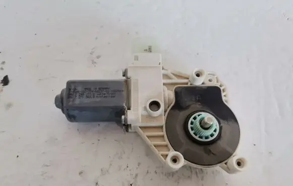 BMW X5 G05 Rear door window regulator motor 0536014401