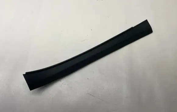 Volkswagen Jetta VII Front door glass trim molding 17A868223