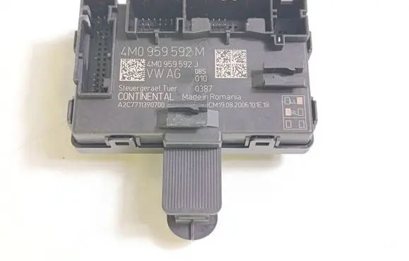 Audi e-tron Door control unit/module 4M0959592M
