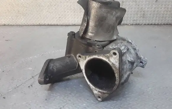 Volkswagen PASSAT B6 EGR valve 03G129637A
