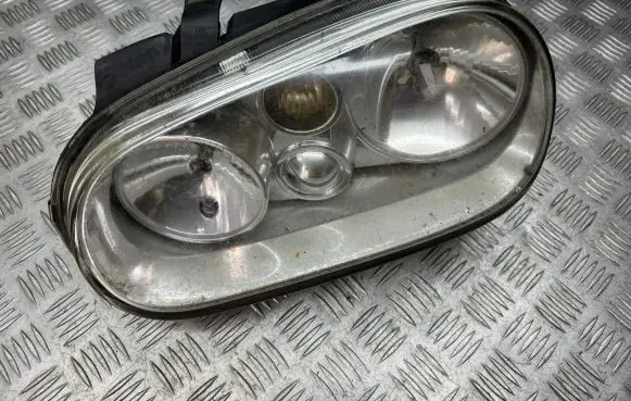 Volkswagen Golf IV Headlight/headlamp 1J0941295C