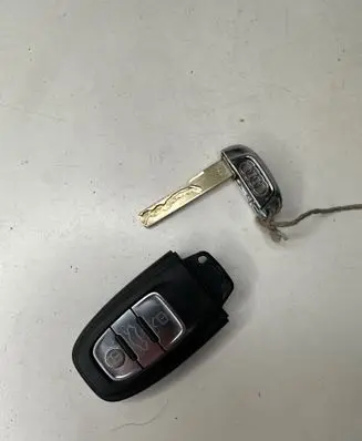 Audi A4 S4 B8 8K Ignition key/card 8T0959754D 5101807 051000056573013