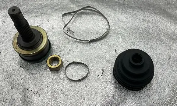 Nissan Bluebird Driveshaft outer CV joint 3147K 3921172J22 3921132R00