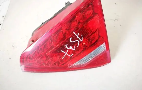 Audi A5 8T 8F Tailgate rear/tail lights 8t0945094a
