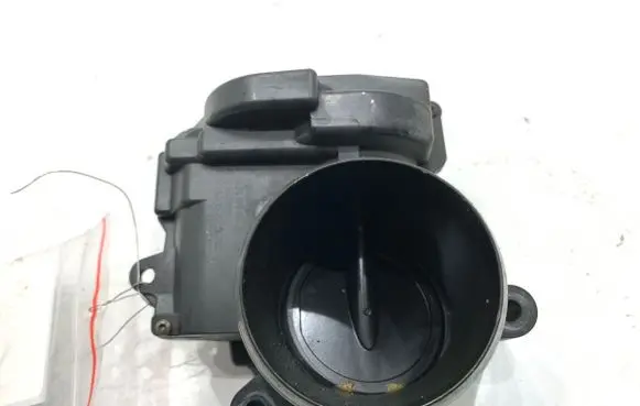 Mini Cooper Countryman R60 Engine shut-off valve 8624189