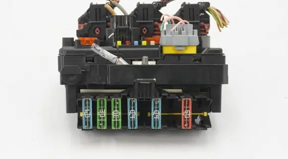 Citroen C3 Fuse module 9664997880