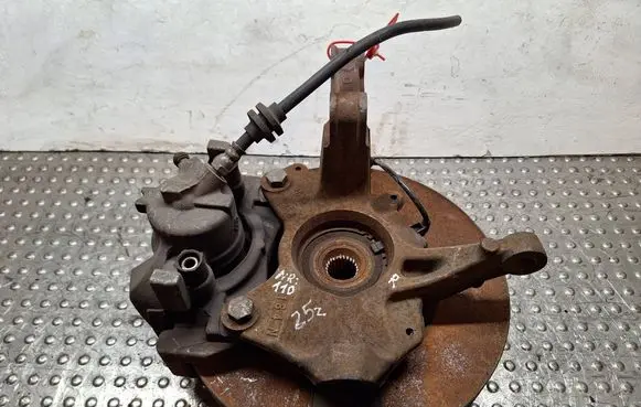 Renault Megane III Front wheel hub spindle knuckle S25056539 400140044R