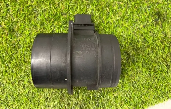 Audi A4 S4 B8 8K Mass air flow meter 03G906461C 0281002735 27348612