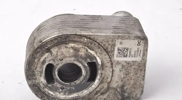 Renault Clio IV Engine oil radiator 8200923115