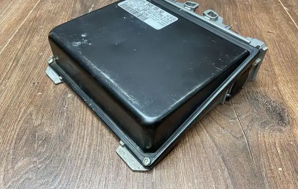Mercedes-Benz E W124 Engine control unit/module ECU 0165455532 0261203230