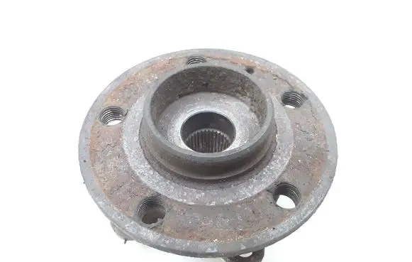 Front wheel hub