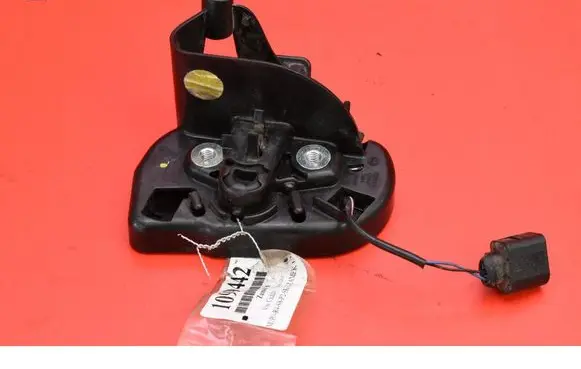 Volkswagen Caddy Rear door lock 2K5843603