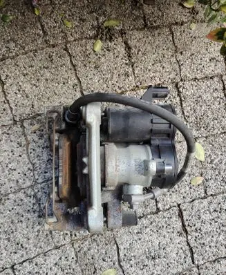 Ford Escape IV Rear brake caliper NX612D250BNB