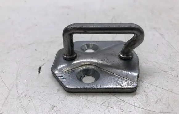 Ford Focus Front door lock loop/hook striker AM5AA21982AA 31391309