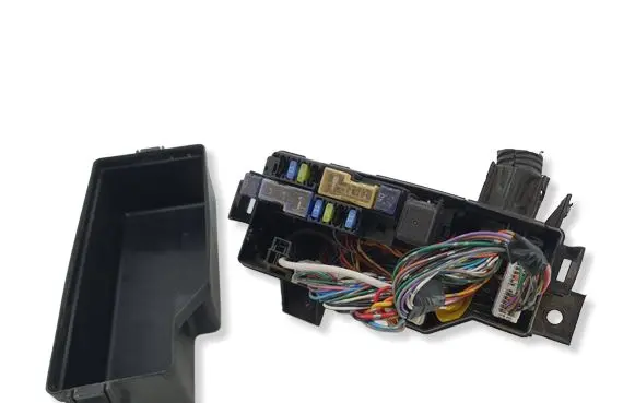 Nissan Navara D40 Fuse module 