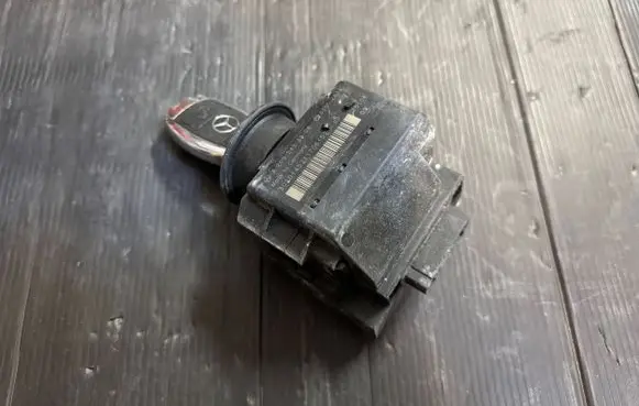 Mercedes-Benz CLC CL203 Ignition lock A2095453908 33002432 3020145211706152