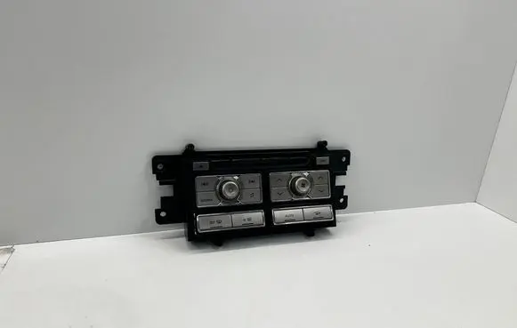 Jaguar XF X250 Climate control unit 8X2318C858BG