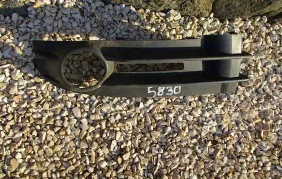 Volkswagen Caddy Front bumper lower grill 2K0853684