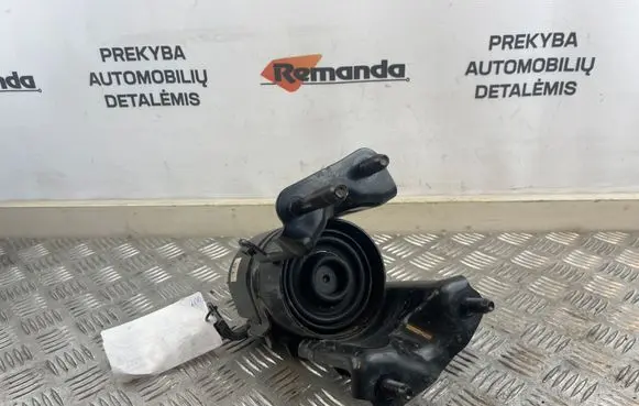 Toyota RAV 4 (XA50) Engine mount bracket K8270475