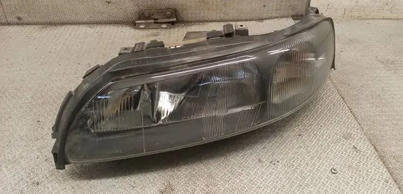 Volvo V70 Headlight/headlamp 