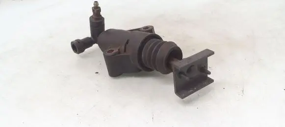 Clutch slave cylinder