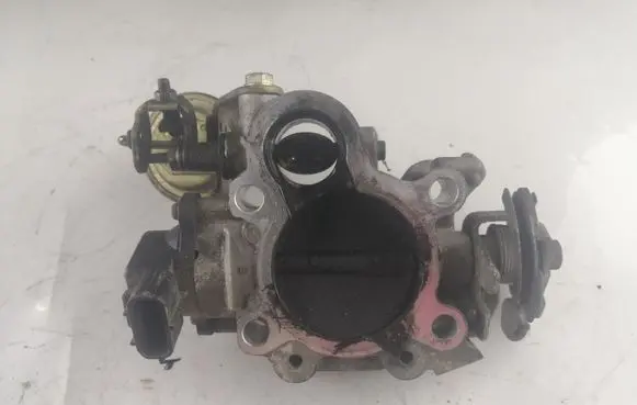 Toyota Land Cruiser (HDJ90) Throttle valve