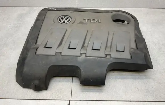 Volkswagen Scirocco Engine cover (trim) 03L103925R