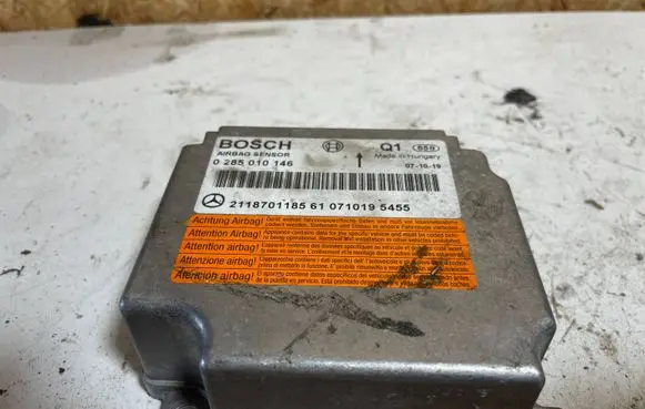 Mercedes-Benz E W211 Airbag control unit/module 2118701185 0285010146