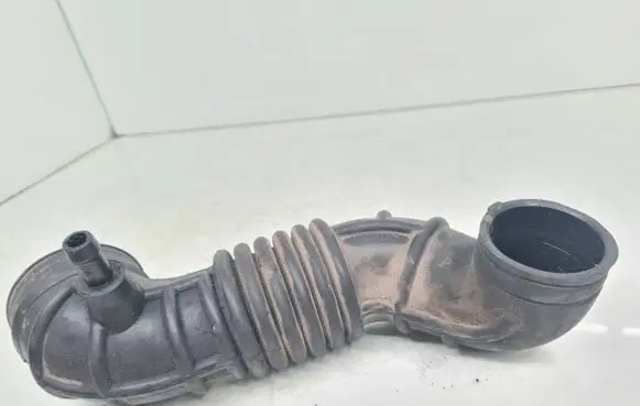 KIA Sorento Air intake hose/pipe 281303E710