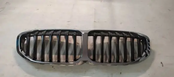 BMW 1 F40 Front grill 5A39367 5A39368 5A39366