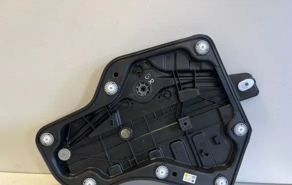 Cupra Born Rear window lifting mechanism without motor 10A839402B