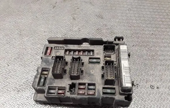 Citroen C5 Fuse module 9641258080