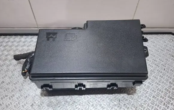 Volvo V50 Fuse box set 8688040