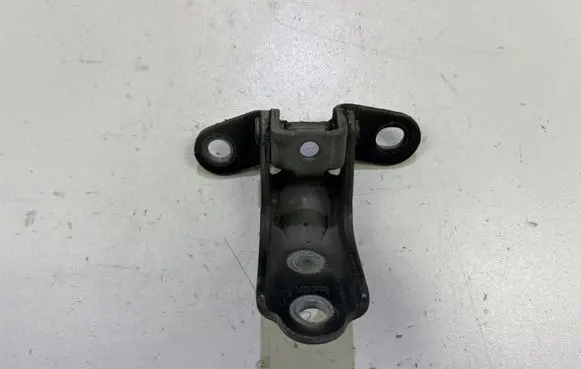 Hyundai ix35 Front door upper hinge