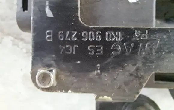 Volkswagen Touran I Turbo solenoid valve 1k0906279