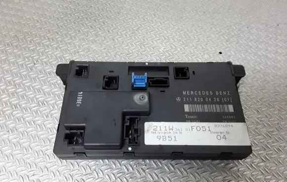 Mercedes-Benz E W211 Door control unit/module 2118200426
