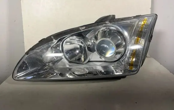 Ford Focus Headlight/headlamp 4M5113W030EE