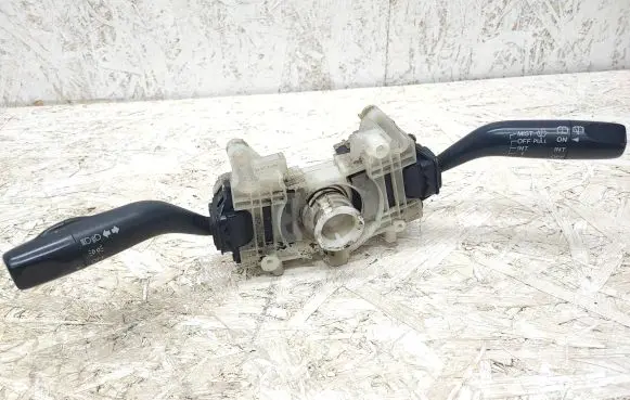 Mazda 323 F Wiper turn signal indicator stalk/switch 17B366 GE6T