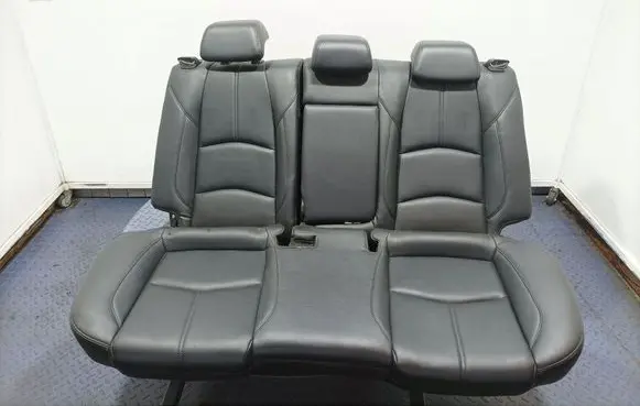 Mazda 3 III Second row seats 