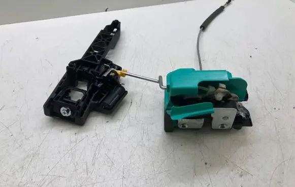 Hyundai i10 Rear door lock 81420K7000
